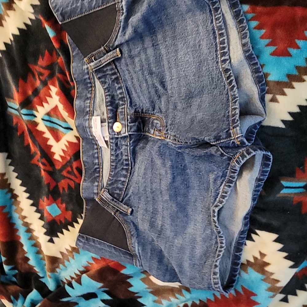 Maternity shorts